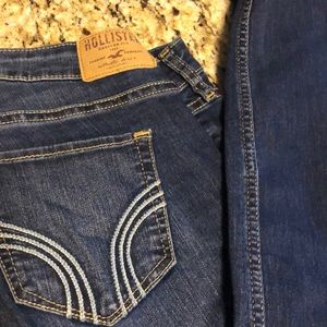 Dark wash Hollister skinny jeans